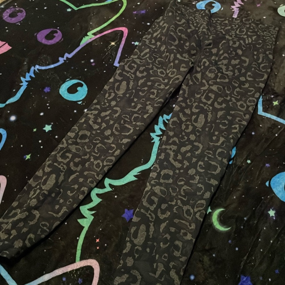 Black xl leopard cheetah leggings booty scrunch gym fitness workout likenew